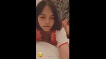 Cewek Imut Minta Main Lewat Pintu Belakang Ganas poster